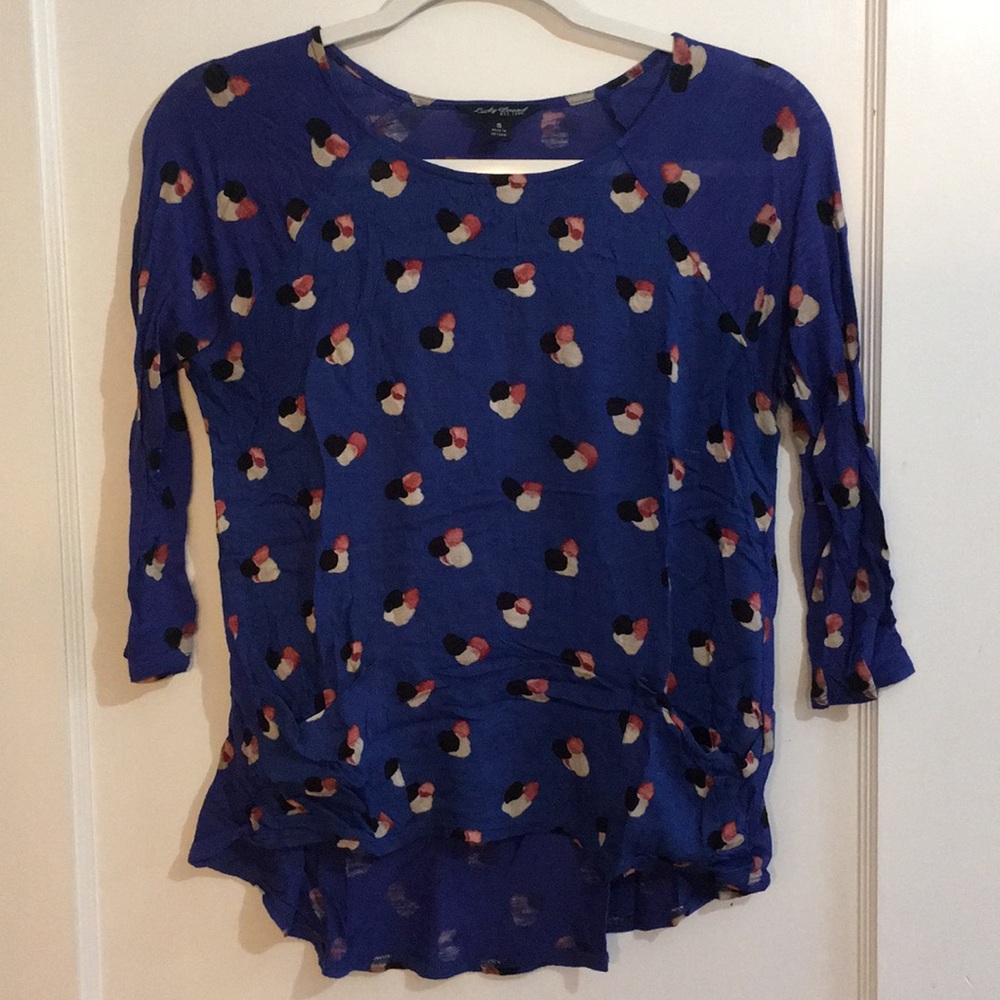 Lucky brand navy top with design